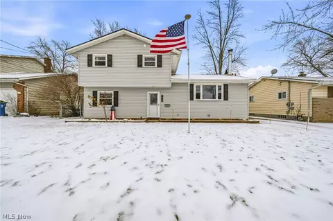 7416 Larkspur Dr, Mentor On The Lake, OH 44060