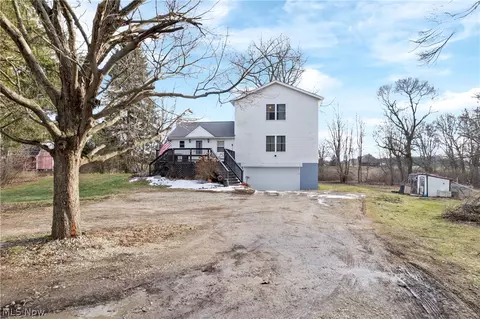 1707 Congress Lake Rd, Mogadore, OH 44260