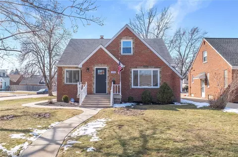 350 E 273rd St, Euclid, OH 44132
