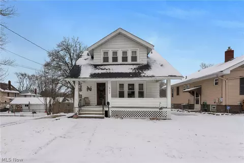 869 W Spruce Ave, Ravenna, OH 44266