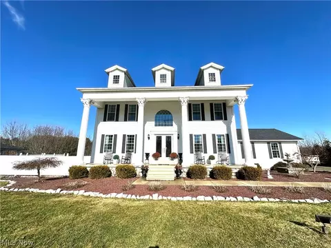 51208 Field Stone Dr, East Liverpool, OH 43920