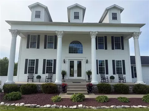 51208 Field Stone Dr, East Liverpool, OH 43920