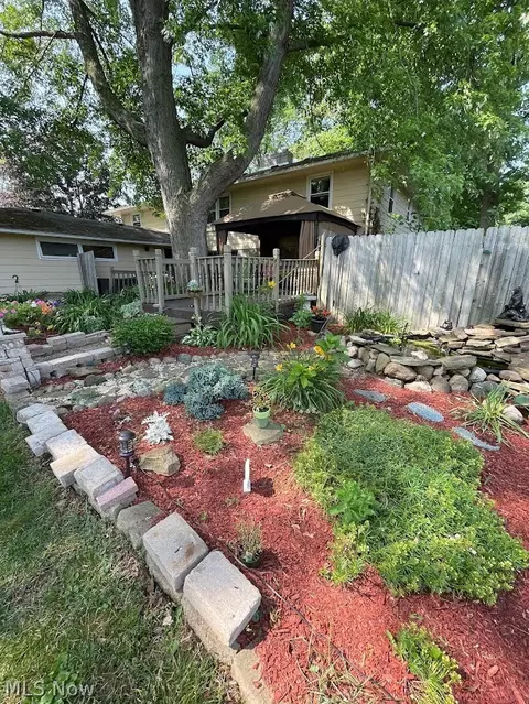Exterior - 6445 Lake Ave, Elyria, OH 44035 photo 11 of 17