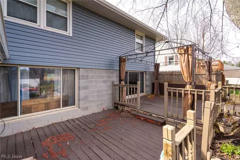 Exterior - 6445 Lake Ave, Elyria, OH 44035 photo 17 of 17