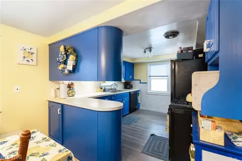 Kitchen - 6445 Lake Ave, Elyria, OH 44035 photo 2 of 4