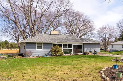 Exterior - 6445 Lake Ave, Elyria, OH 44035 photo 3 of 17