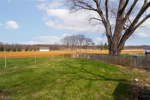 Exterior - 6445 Lake Ave, Elyria, OH 44035 photo 8 of 17