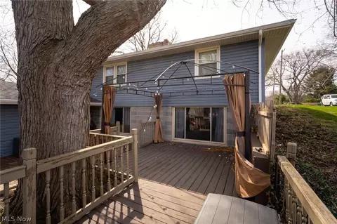 Exterior - 6445 Lake Ave, Elyria, OH 44035 photo 13 of 17