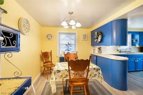 Dining - 6445 Lake Ave, Elyria, OH 44035 photo 1 of 2