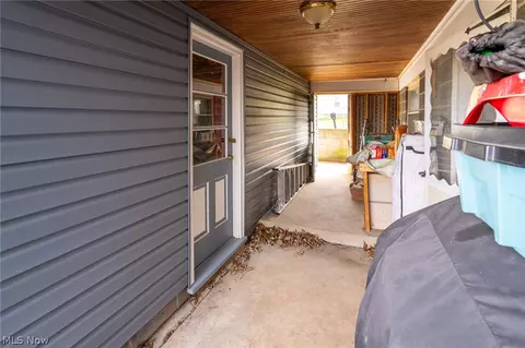 Entry Way - 6445 Lake Ave, Elyria, OH 44035 photo 1 of 1