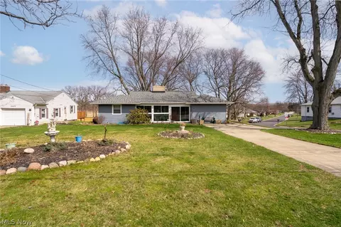 Exterior - 6445 Lake Ave, Elyria, OH 44035 photo 2 of 17
