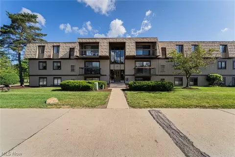9611 Sunrise Blvd #K2, North Royalton, OH 44133