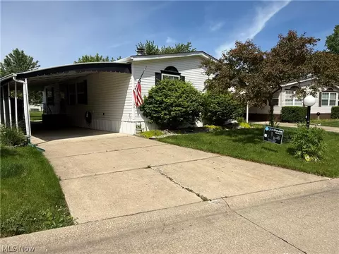 27202 Cook Rd #132, Olmsted Twp, OH 44138
