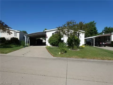 27202 Cook Rd #132, Olmsted Twp, OH 44138