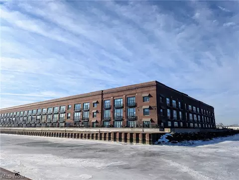 401 W Shoreline Dr #206, Sandusky, OH 44870