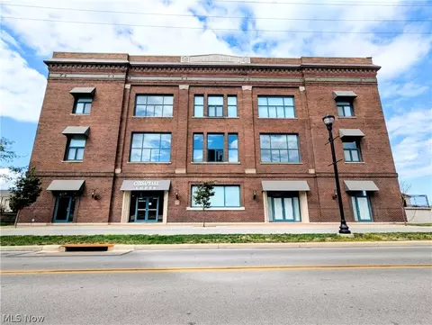 401 W Shoreline Dr #244, Sandusky, OH 44870