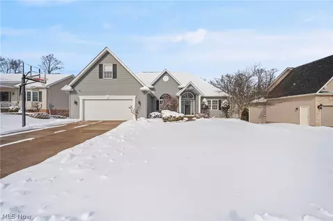 1247 Willow Bend Dr, Medina, OH 44256