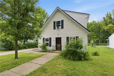 27 Union St, Oberlin, OH 44074