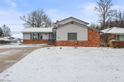 5953 Ashcroft Dr, Mayfield Heights, OH 44124