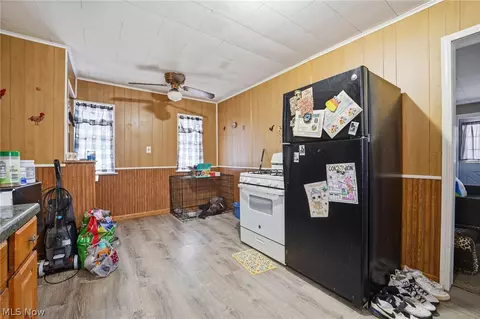 1031 Thayer Ave, Ashtabula, OH 44004 photo 7