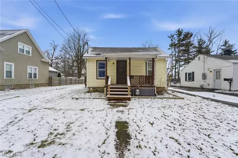 1031 Thayer Ave, Ashtabula, OH 44004