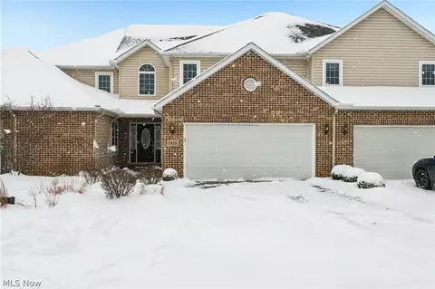 1416 Spyglass Hill Dr, Brunswick, OH 44212