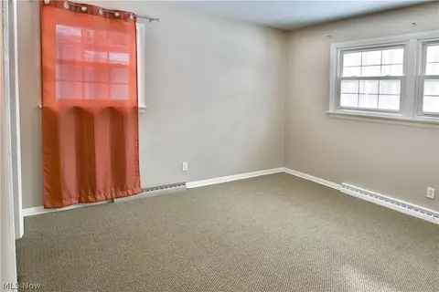 Bedroom - 889 Edenridge Dr, Youngstown, OH 44512 photo 8 of 10