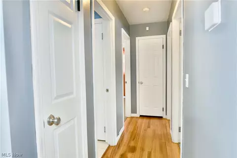 Entry Way - 889 Edenridge Dr, Youngstown, OH 44512 photo 1 of 1