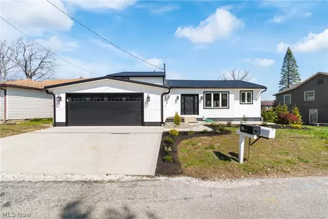 253 Aqua Blvd, Coventry, OH 44319