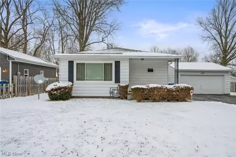 1171 Garden Rd, Willoughby, OH 44094