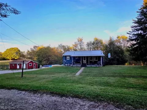 2659 Sixth St, New Cumberland, WV 26047
