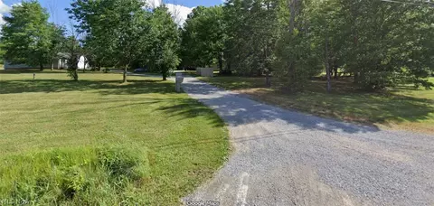 8464 8446 Tallmadge Rd, Diamond, OH 44412