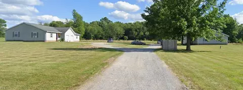 8492 8476 Tallmadge Rd, Diamond, OH 44412