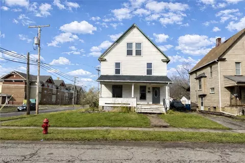 202 Prospect St, Girard, OH 44420