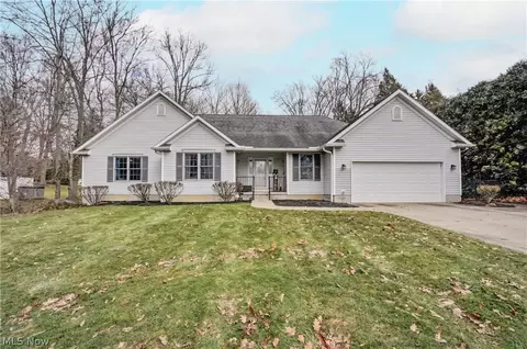374 Spring Grove Dr, Tallmadge, OH 44278