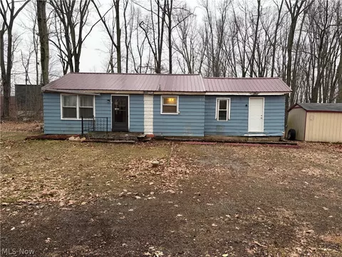 42082 Duquesne St W, Columbiana, OH 44408