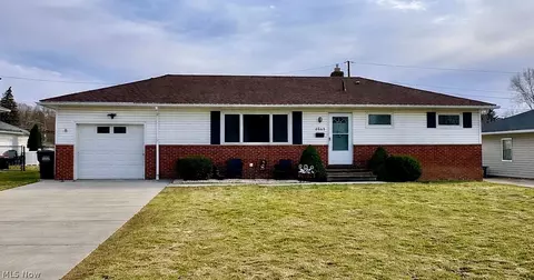 2465 Dentzler Rd, Parma, OH 44134