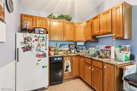 Kitchen - 10700 W Ridge Rd, Carlisle, OH 44035 photo 5 of 5