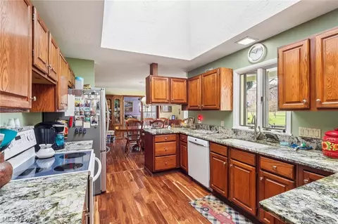 Kitchen - 10700 W Ridge Rd, Carlisle, OH 44035 photo 3 of 5