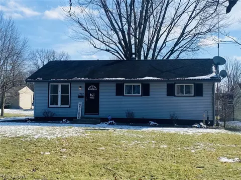 1737 Halbert Dr, Youngstown, OH 44514
