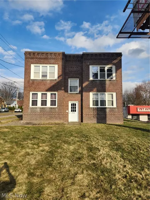 4941 Market St, Youngstown, OH 44512