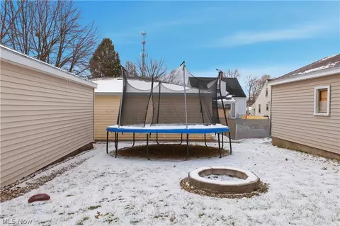 Exterior - 612 Maplewood Ave, Struthers, OH 44471 photo 4 of 4