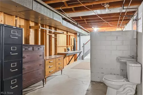 Bath - 612 Maplewood Ave, Struthers, OH 44471 photo 2 of 2