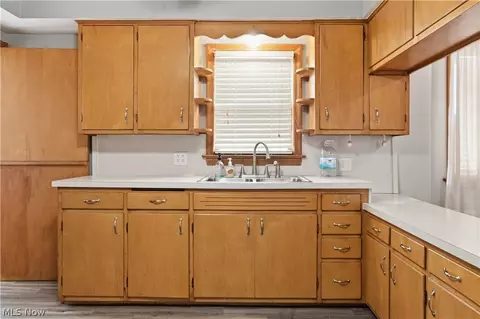 Kitchen - 612 Maplewood Ave, Struthers, OH 44471 photo 3 of 3