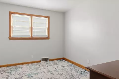 Bedroom - 612 Maplewood Ave, Struthers, OH 44471 photo 1 of 6