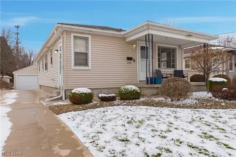 Exterior - 612 Maplewood Ave, Struthers, OH 44471 photo 2 of 4