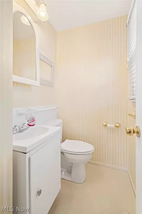 Bath - 271 Manor Ave NW, Canton, OH 44708 photo 1 of 2