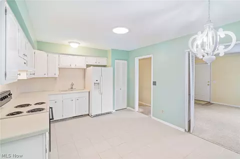 Kitchen - 271 Manor Ave NW, Canton, OH 44708 photo 2 of 2