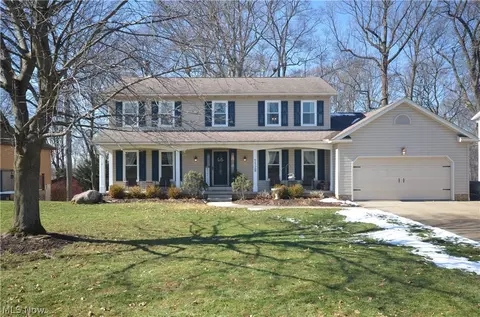 1128 Grovewood Dr, Tallmadge, OH 44278