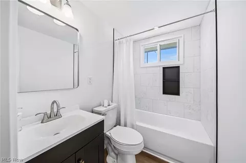 Bath - 6330 Ledgebrook Dr, Brook Park, OH 44142 photo 1 of 1
